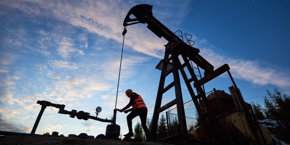 Image of a Field Operator Professional working in the Oil and Gas Industry